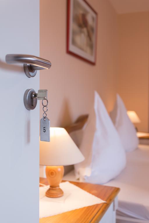Haus Kesper-Brunen Hotel Вилинген Екстериор снимка
