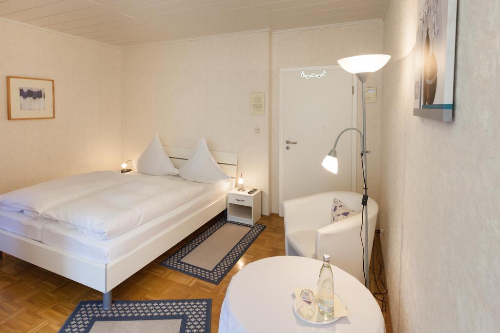 Haus Kesper-Brunen Hotel Вилинген Стая снимка