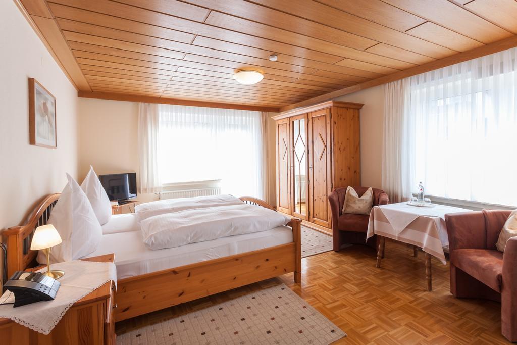 Haus Kesper-Brunen Hotel Вилинген Стая снимка